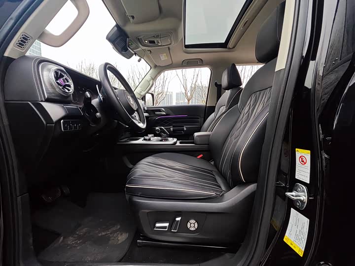 Фото 4 - Tank 300