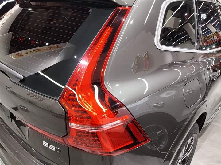 Фото 8 - Volvo XC60