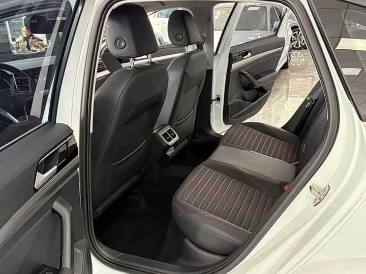 Фото 8 - Volkswagen Lavida