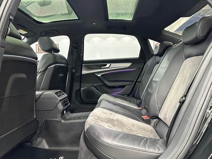 Фото 5 - Audi A6L