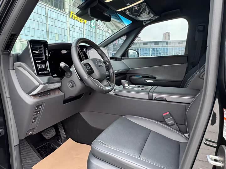 Фото 7 - Lexus LM