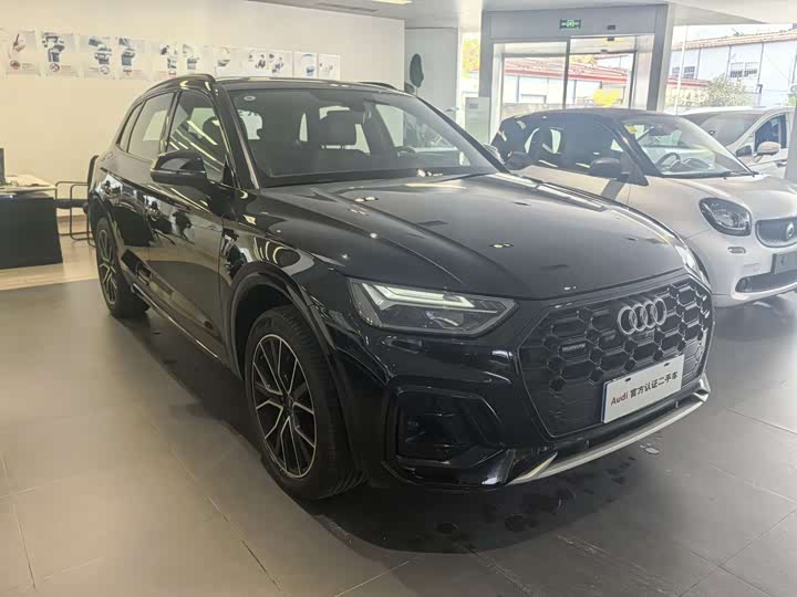 Фото 2 - Audi Q5L