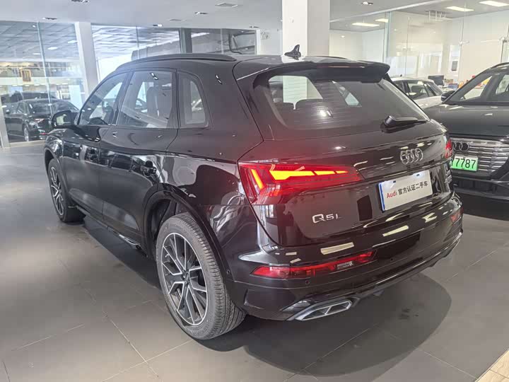 Фото 4 - Audi Q5L
