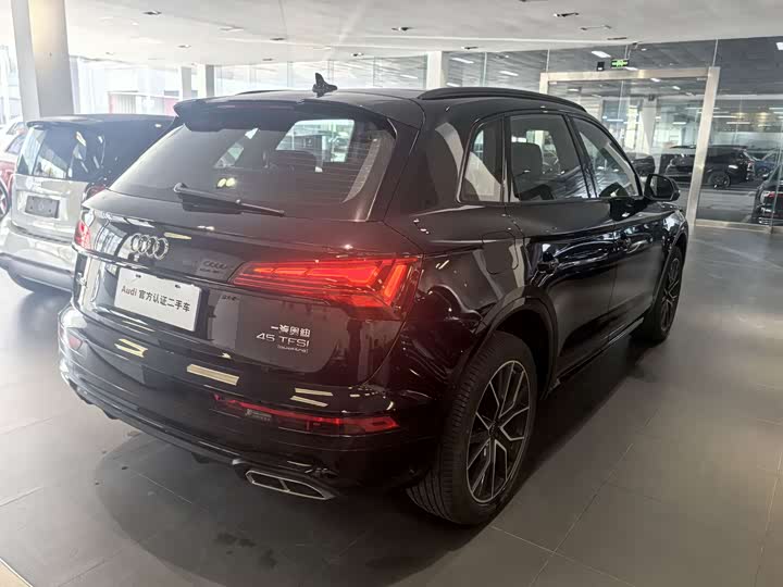 Фото 5 - Audi Q5L