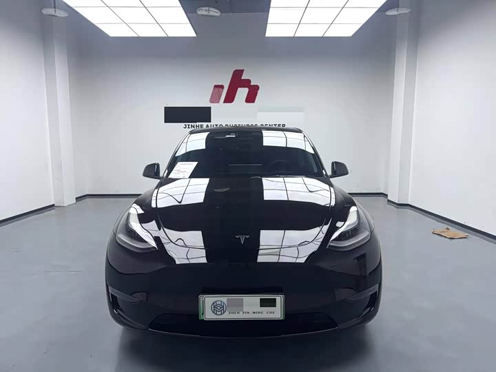 Фото 2 - Tesla Model Y