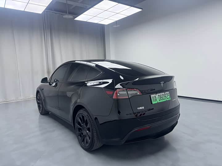 Фото 4 - Tesla Model Y