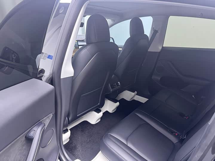 Фото 8 - Tesla Model Y