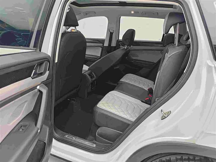 Фото 8 - Volkswagen Tayron