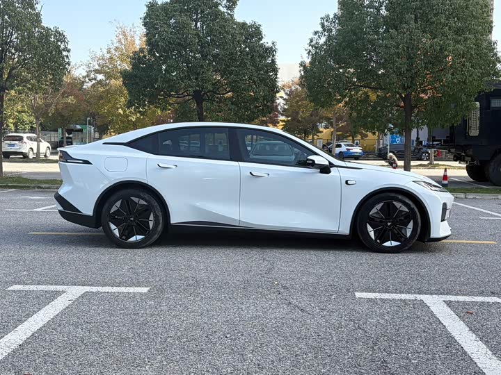 Фото 4 - Changan Deepal SL03