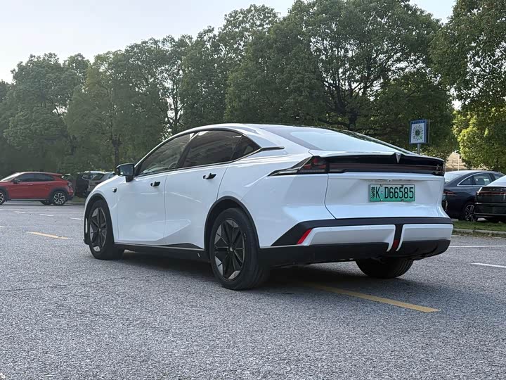 Фото 7 - Changan Deepal SL03