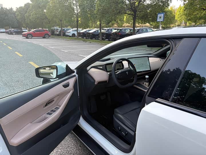 Фото 8 - Changan Deepal SL03