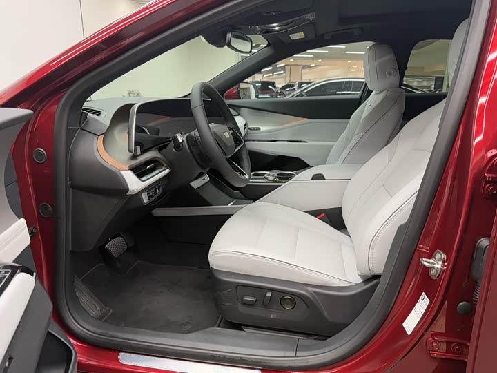 Фото 6 - Cadillac GT4