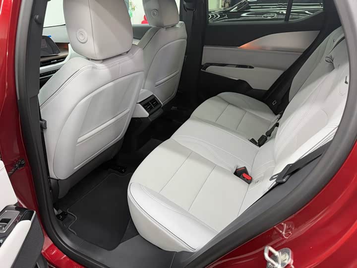 Фото 7 - Cadillac GT4