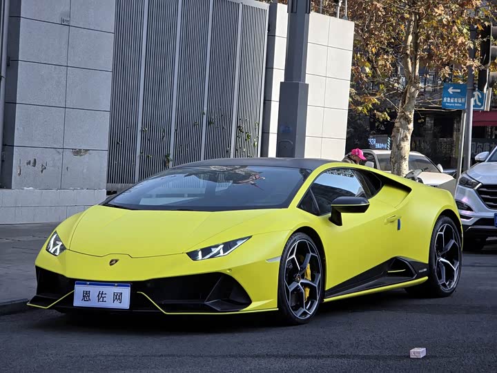 Фото 1 - Lamborghini Huracán
