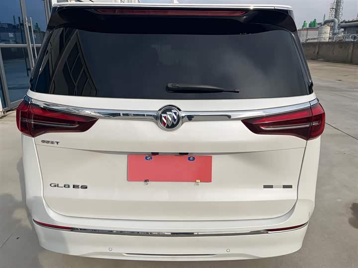 Фото 9 - Buick GL8 ES