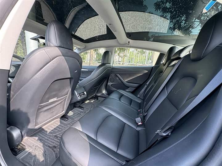 Фото 5 - Tesla Model 3