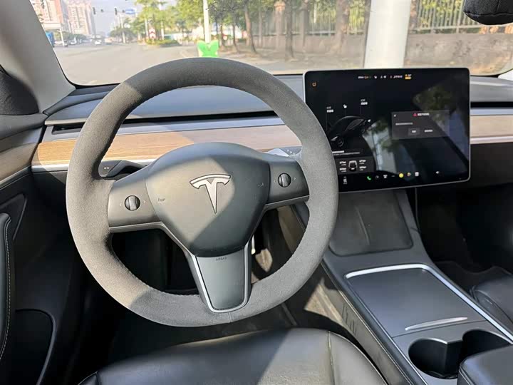 Фото 7 - Tesla Model 3