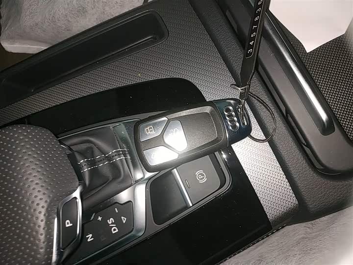 Фото 9 - Audi Q5L