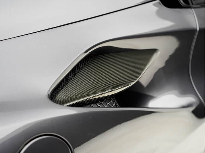 Фото 7 - Ferrari F8