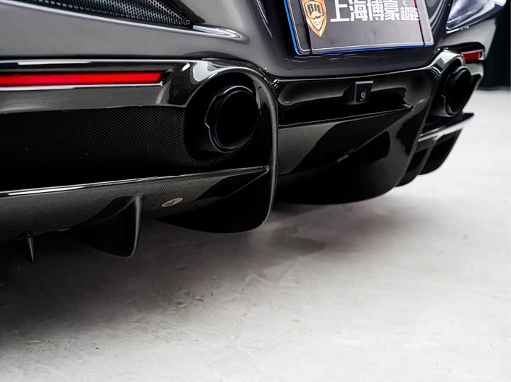 Фото 8 - Ferrari F8