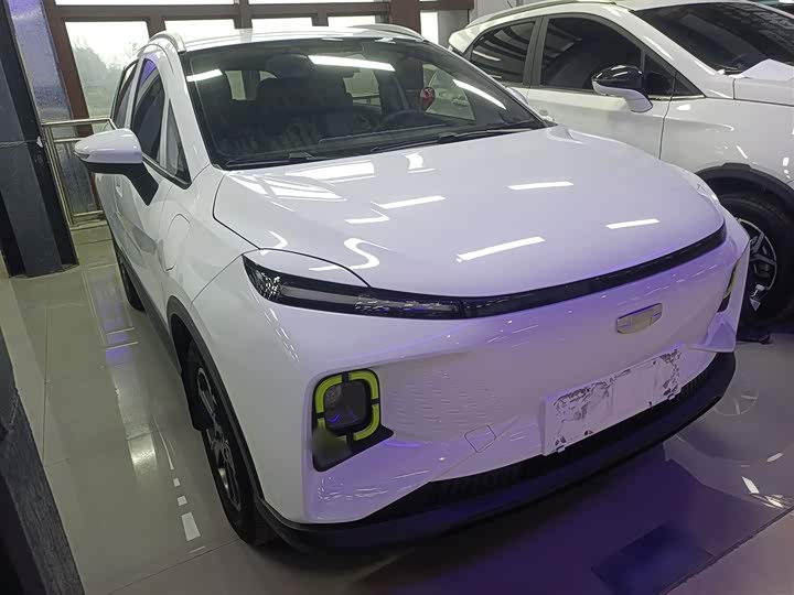 Фото 4 - Geely Geometry E Firefly