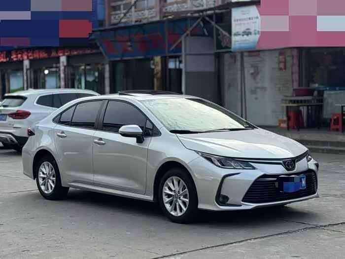 Фото 2 - Toyota Corolla