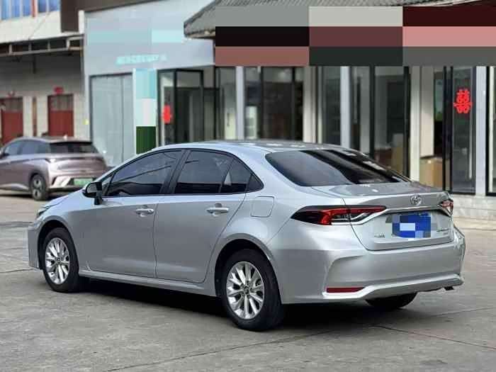 Фото 6 - Toyota Corolla