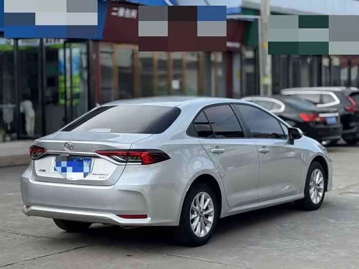 Фото 7 - Toyota Corolla