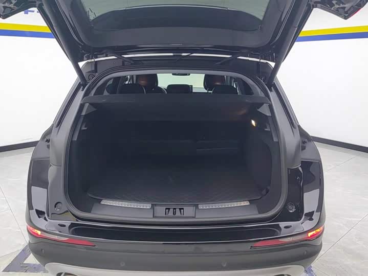 Фото 4 - Lincoln Corsair