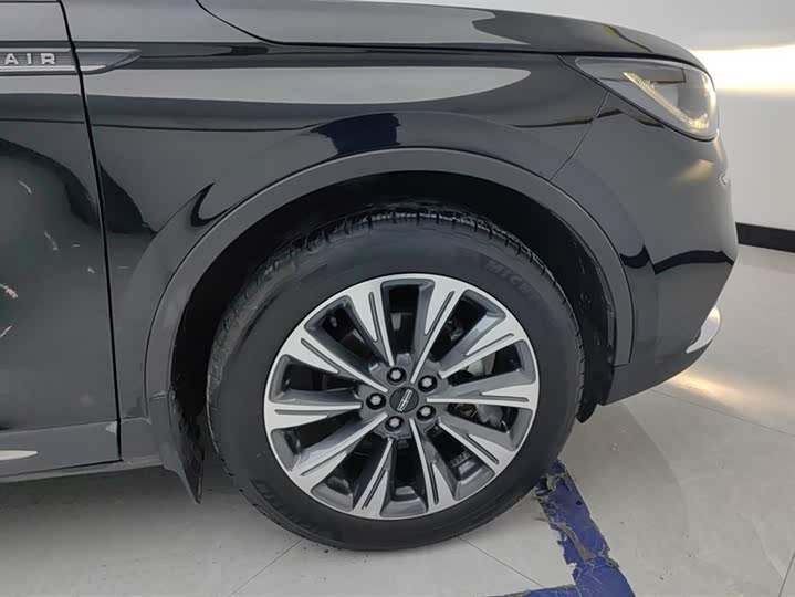 Фото 6 - Lincoln Corsair