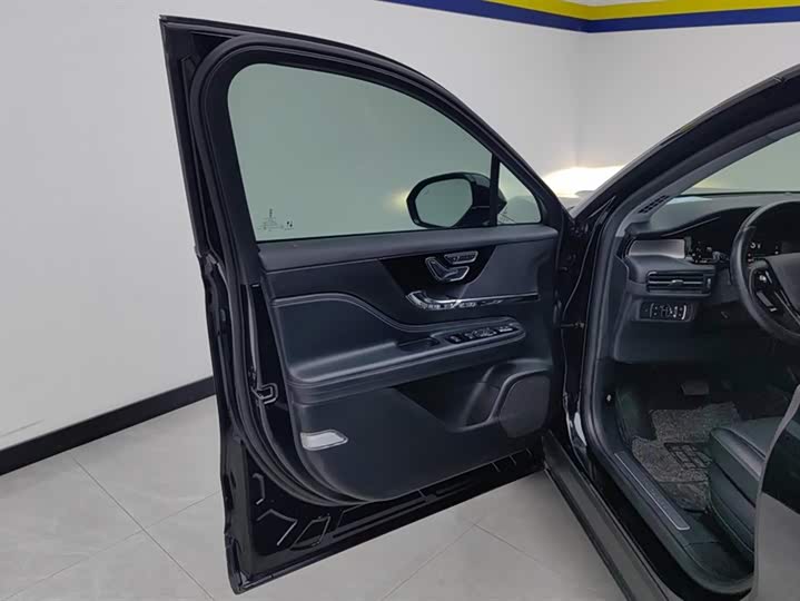 Фото 7 - Lincoln Corsair