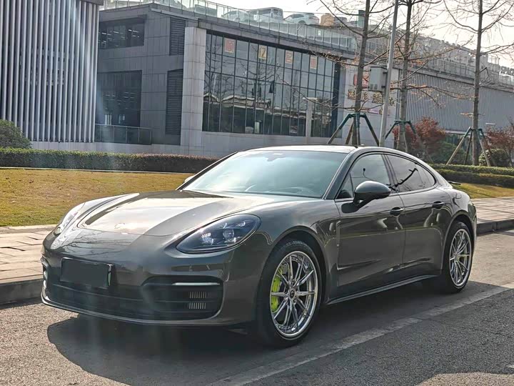 Фото 1 - Porsche Panamera Hybrid