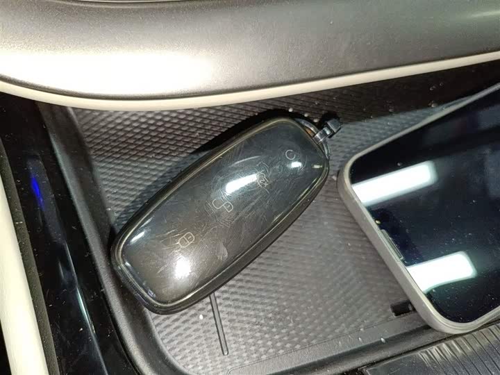 Фото 9 - Denza D9