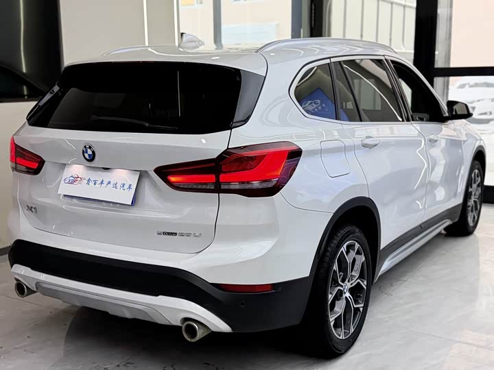 Фото 8 - BMW X1