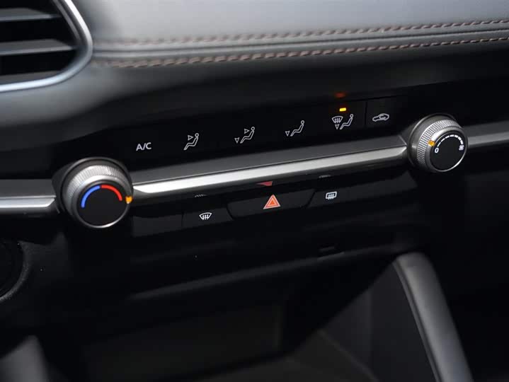 Фото 8 - Mazda 3 (Axela)