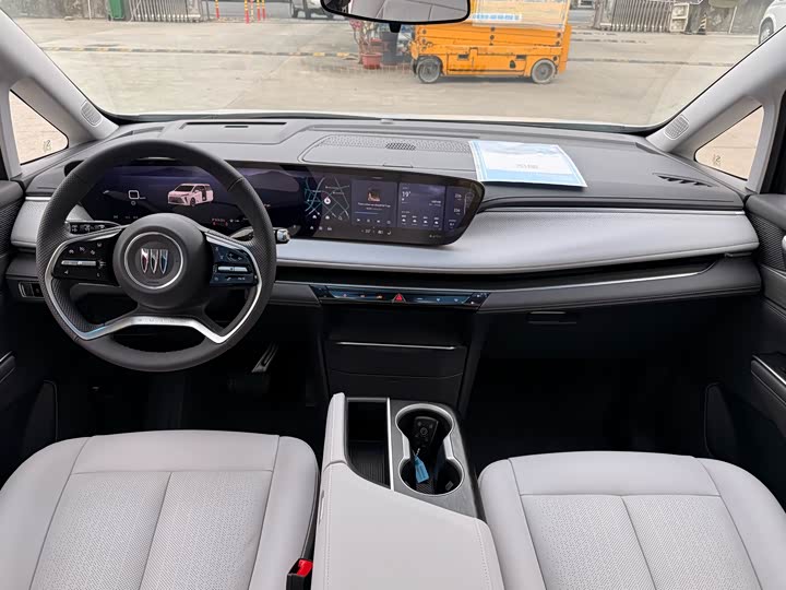 Фото 5 - Buick GL8 ES