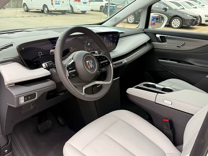 Фото 7 - Buick GL8 ES