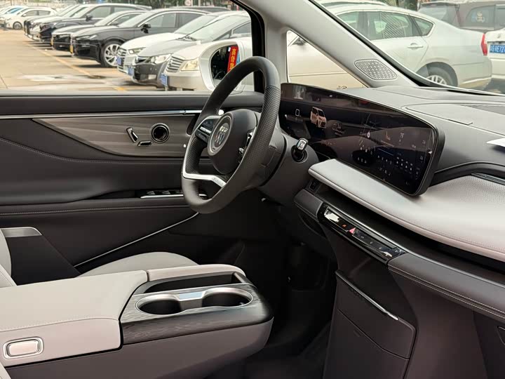 Фото 9 - Buick GL8 ES