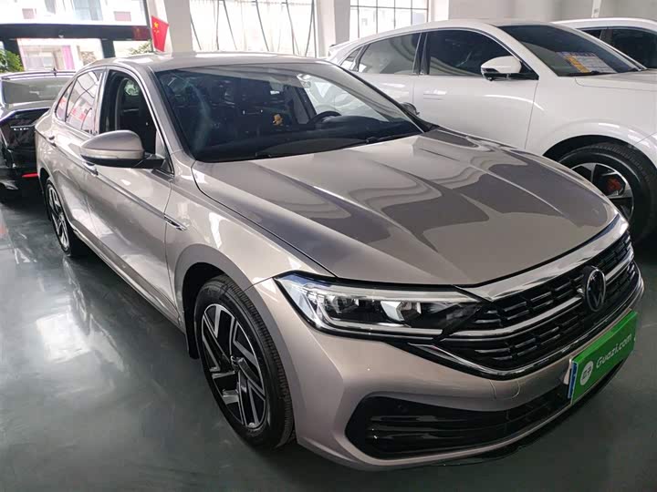 Фото 4 - Volkswagen Sagitar L