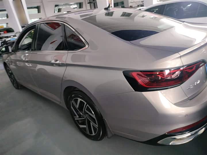 Фото 5 - Volkswagen Sagitar L