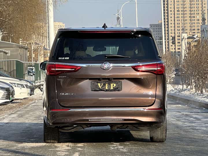 Фото 9 - Buick GL8 ES