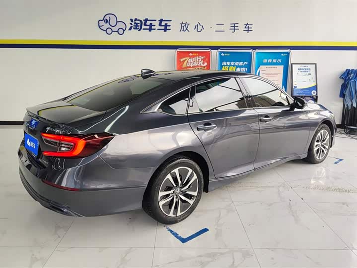 Фото 3 - Honda Accord