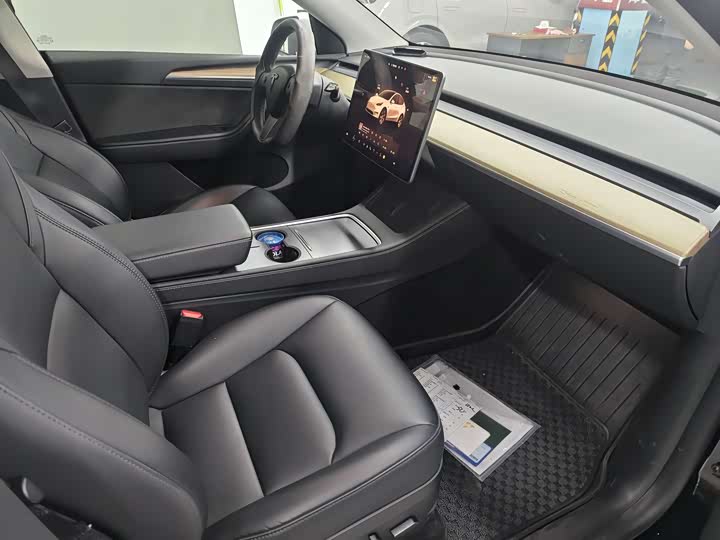 Фото 4 - Tesla Model Y