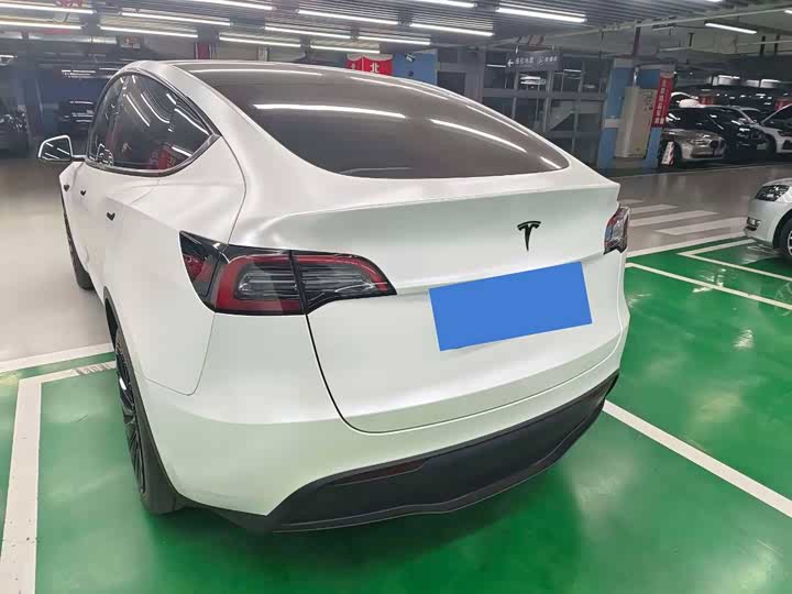 Фото 6 - Tesla Model Y