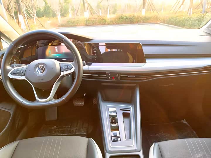 Фото 4 - Volkswagen Golf