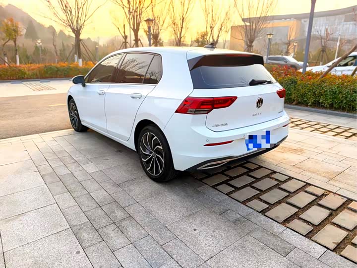 Фото 7 - Volkswagen Golf