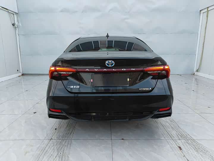 Фото 8 - Toyota Avalon