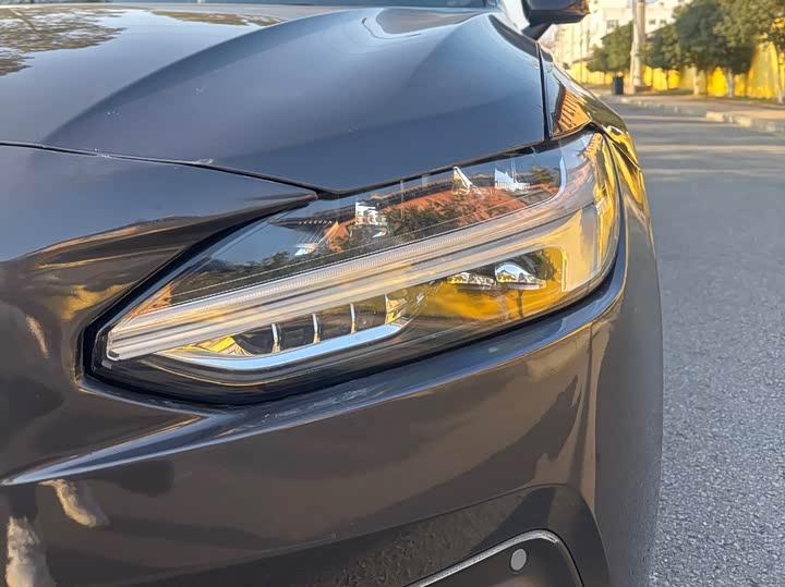 Фото 5 - Volvo S90