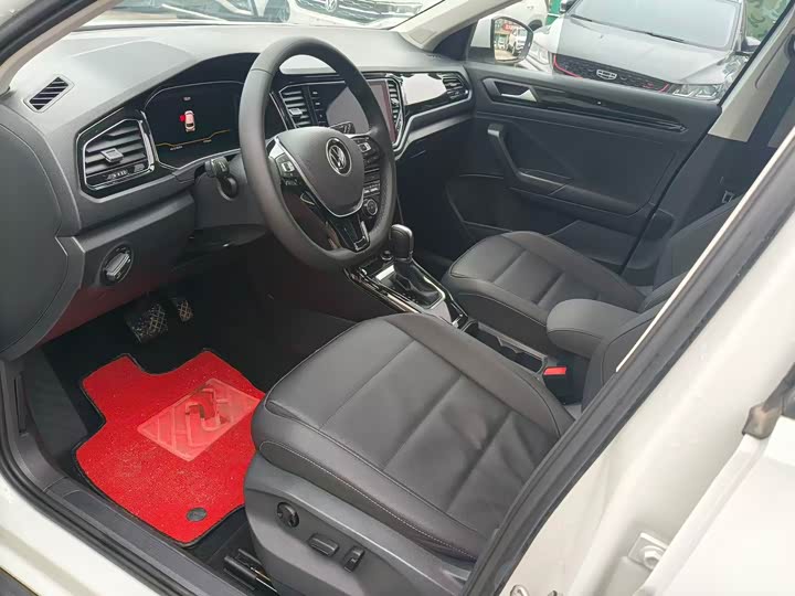 Фото 4 - Volkswagen T-Roc