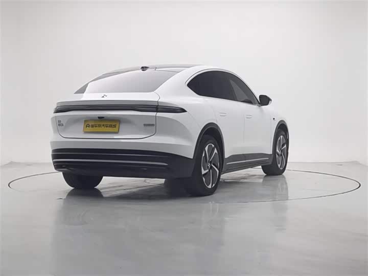 Фото 8 - Nio EC6